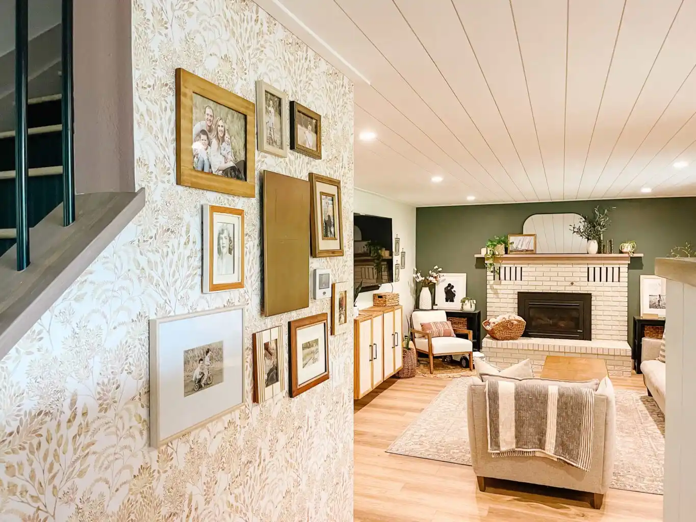 Residential wallpaper installation by E&B Luxury Wallcovering